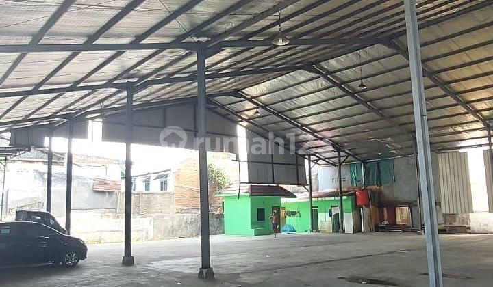 Di jual Murah : Jarang ada/sangat Langka Gudang dan Kantor area Daan Mogot Jakarta Barat

Bisa masuk kantor 40 feet
