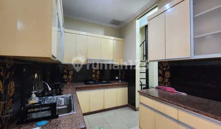 Jual Cepat Rumah Bagus Villa Permata Gading 2 Seperempat Lantai Rapih Semi Furnished Ac  1