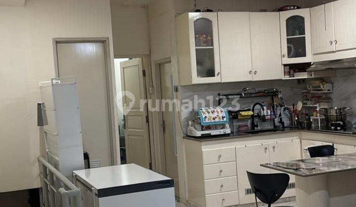 For Quick Sale: Sunter 2 1/4-Story Shop House, Negotiable For Quick Sale: Sunter 2 1/4-Story Shop House, Negotiable