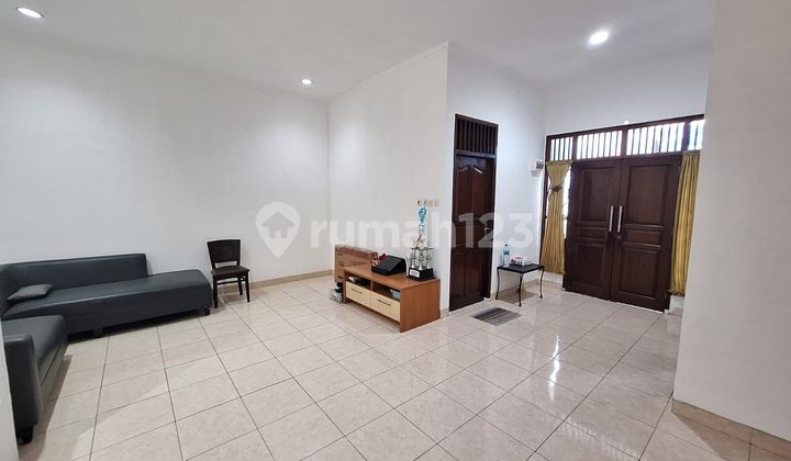 Sunter 2-Story House 1 Car Strategic Road