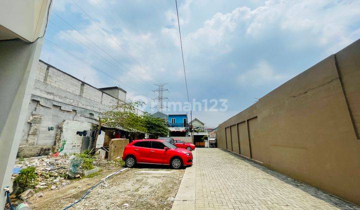 Rumah 3 Lantai Bagus Semi Furnished di Jalan Bonjol, Tangerang Selatan 2