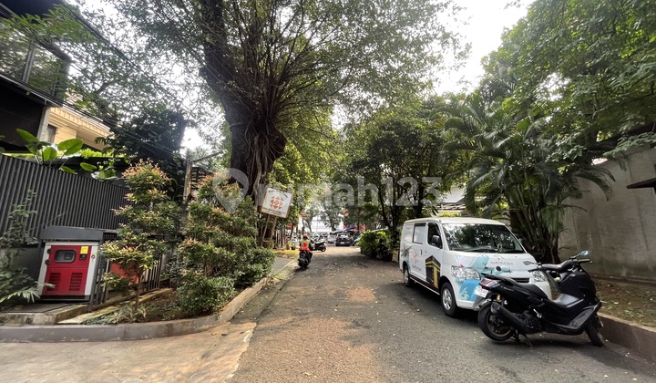 For sale, a house just a step away from Lab School Kebayoran Baru, South Jakarta. 2