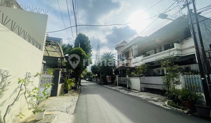 Rumah Bagus SHM Menteng, Jakarta Pusat