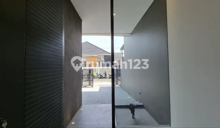 New Premium High Specs Rumah Manyar Kertoadi Row 3 Mobil 2