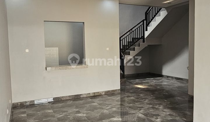 New Mewah Minimalis Lebar 7 Row 3 Mobil Sukolilo Dian Regency