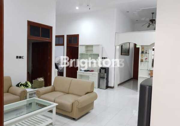 Baru Renov Murah Row 3 Taman Depan Belakang Manyar Kertoadi Row 3