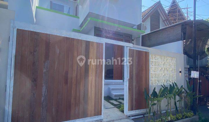 For Sale New House Ready to Occupy, There is a Swimming Pool in Taman Giri 2