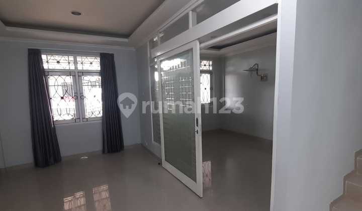 Disewakan Rumah Taman Palem Lestari