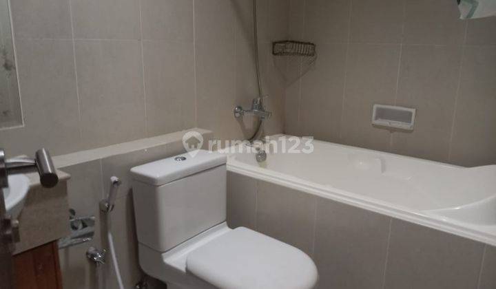 kamar mandi apartment kuningan city denpasar residence