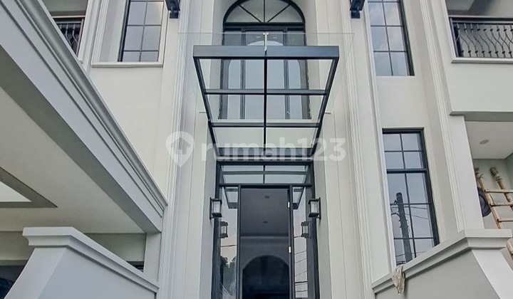 Modern Classical House Bintaro jaya For Sale