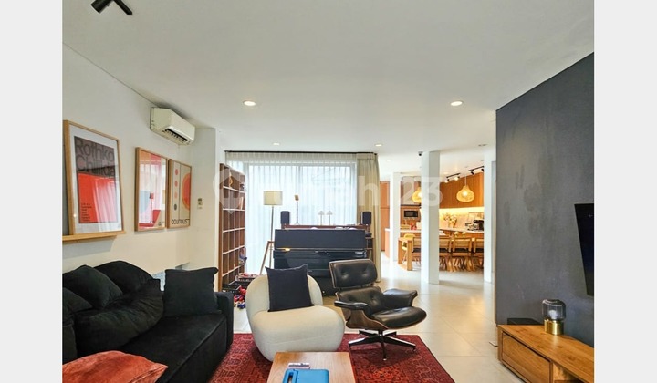 Secondary Townhouse Modern Siap Huni di Veteran  2