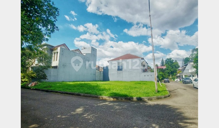 For Sale: Premium Cluster Inner Hook Position Ready-to-Build Plot