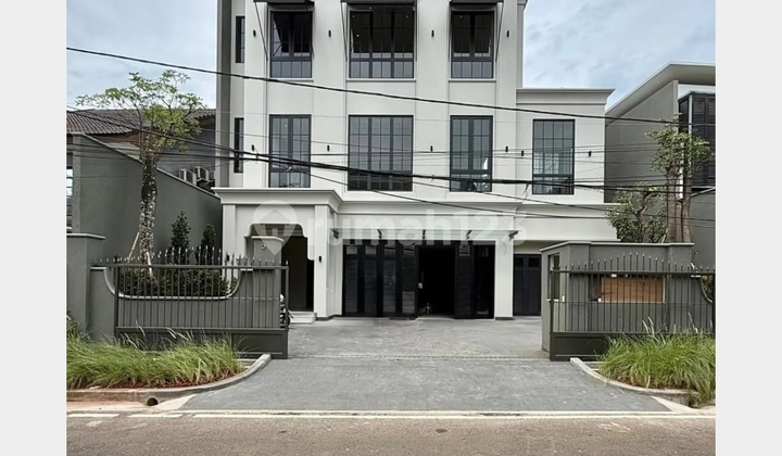 BRAND NEW HOUSE DESIGN CLASSIC AT SENOPATI FOR SALE BRAND NEW HOUSE DESIGN CLASSIC AT SENOPATI FOR SALE