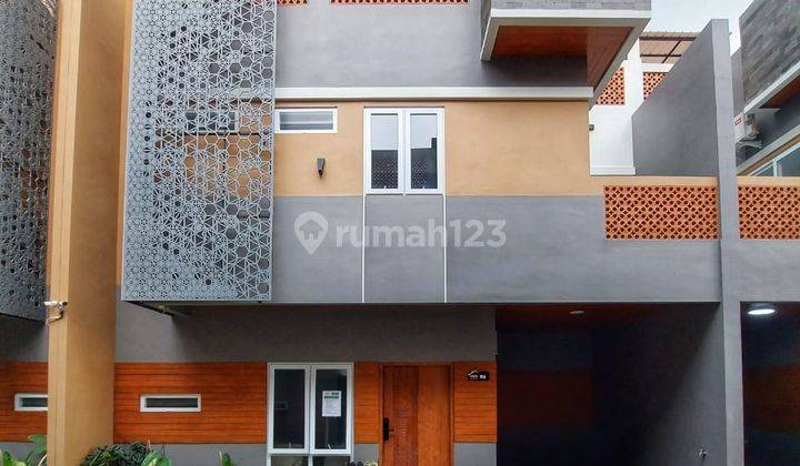 Private Townhouse Modern Industrial di Jagakarsa 2