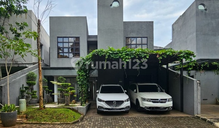 Secondary Townhouse Modern Siap Huni di Veteran 