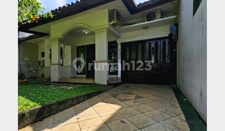 Dijual Rumah Hitung Tanah Bangunan Terawat Pondok Indah