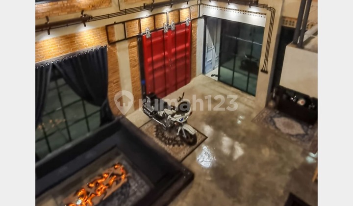 Dijual & Disewakan Rumah dengan Konsep Industrial,Di Setiabudi 2