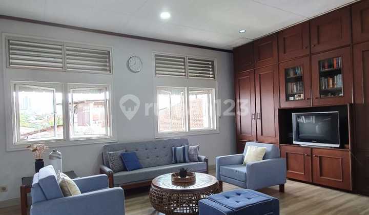 House in Kebayoran Baru Good Price Already SHM 2