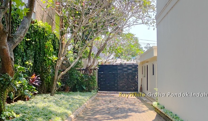 Rumah Nuansa Bali Di Pondok Cabe Dengan Pavilion 2