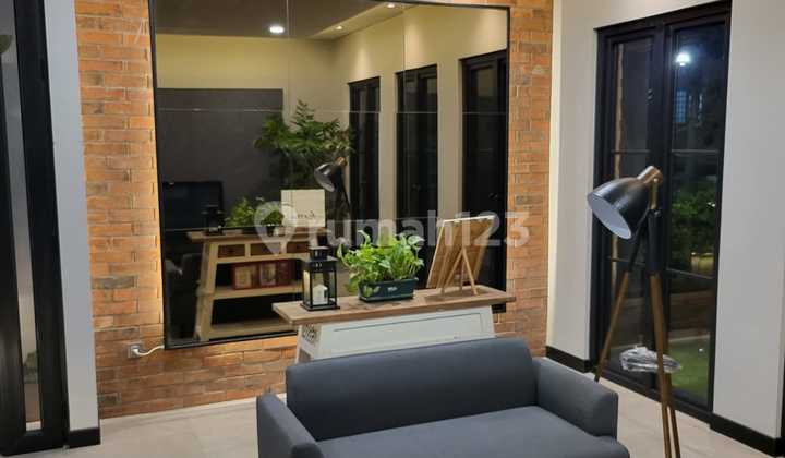 New House in Pondok Indah, 3.5 Floors, South Facing Swimming Pool