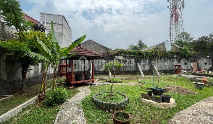 Rumah 2 Lantai  Murah, Rumah Strategis 931m2, jalan Raya, di Bukit Cinere Depok, 250 meter Tol 2