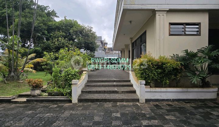 Rumah Clasis Lokasi Primier Jual Bisa Di Bawah Njop, Strategis Di Jalan Raya Dekat Pondok Indah Mall, Perkantoran, Sekolah International, Kuliner