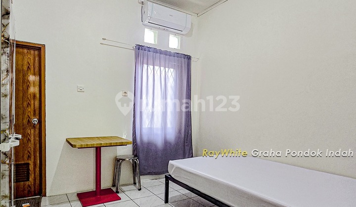 Cheap Boarding House for Sale Next to University of Indonesia, Suitable for Investors, Developers, Strategic Location Just a Step to University of Indonesia, Price Negotiable Until Deal. 2