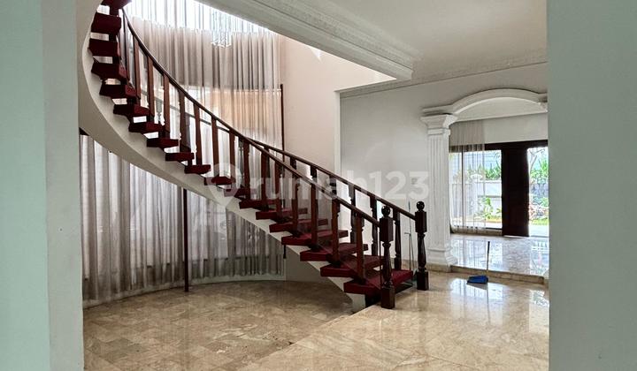 For Rent: House in a Complex at a Low Price Below Market Value, Still Negotiable, Can Fit 3 Cars, 2 Floors, Many Rooms in Permata Hijau, South Jakarta, Comfortable, Safe Inside the Complex, Flood-Free.