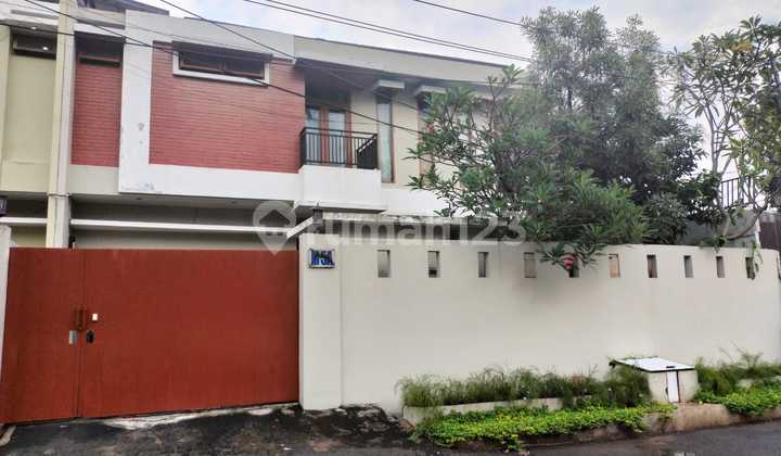 For Rent: Luxury House in Kemang, South Jakarta, Safe, Comfortable, Close to Shopping Area, Flood-Free. 2