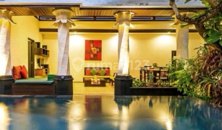 Disewakan Vila Di Seminyak Bali, Lingkungan Bule/ Expartriate, Terawat, Bisa Tahunan, Strategis Di Seminyak Bali