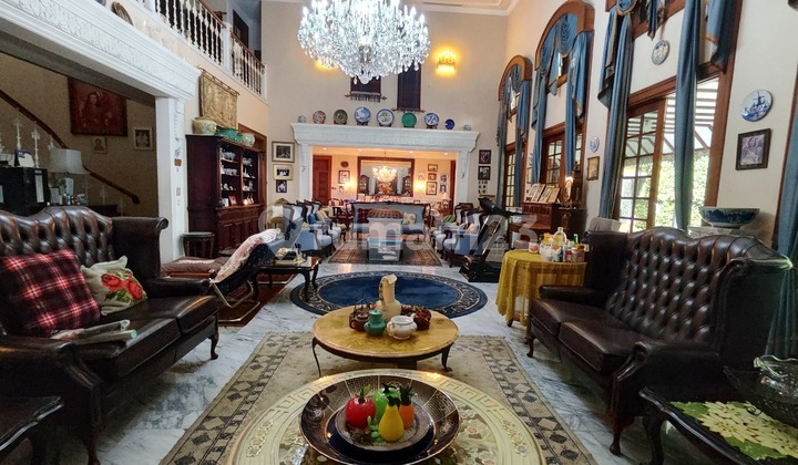 Dijual Rumah Clasic Hadap Timur Halaman Luas Garasi Luas Di Permata Hijau Di Jakarta Selatan, Nyaman Aman