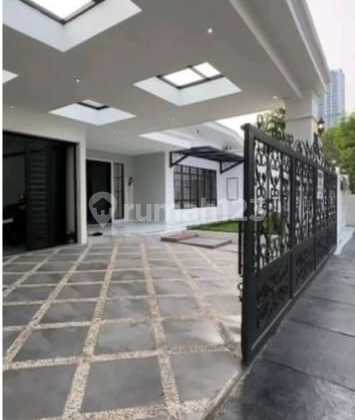Quick Sale: House with Many Gardens, Parking for 7 Cars, 1 Year Old, Still in New Condition, Ready to Move In. Located in Wijaya, South Jakarta, Safe, Comfortable, Ideal for Living. Close Access to Offices, Malls, MRT, and Terminal. 2