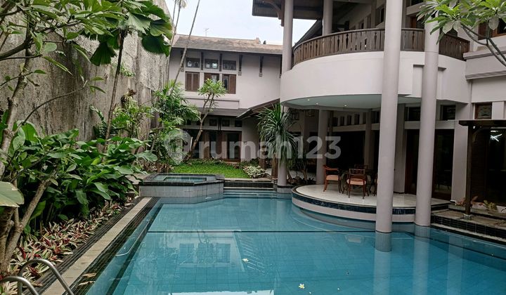Disewakan Rumah Mewah Terawat Luas Fasilitas Pool Aman Nyaman Semi Furnished Dekat Jis Mall Di Pondok Indah Jakarta Selatan Aman Lingkungan Asri Adem
