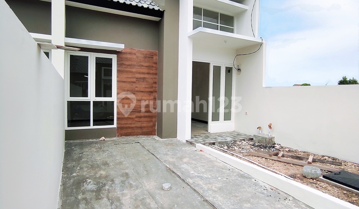Ready-to-Live House in East Surabaya, Rungkut, UPN, Merr, No Down Payment, SHM