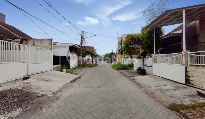 East Surabaya Rungkut House 100M Area SHM Ready to Occupy 2