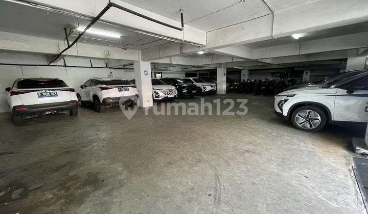 Dijual Gedung Lokasi Strategis di Kebayoran Baru 2
