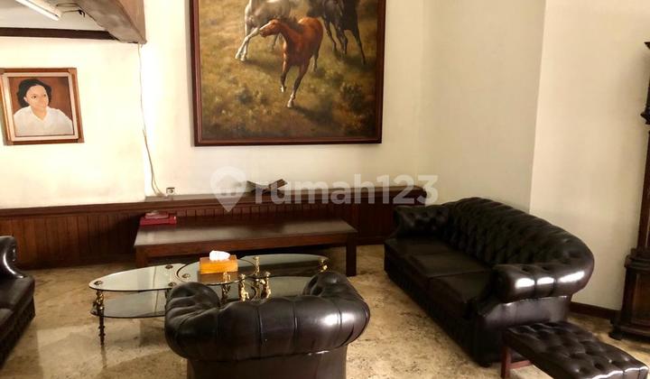 Dijual Rumah Cantik Terawat Lokasi Barito Kebayoran Baru