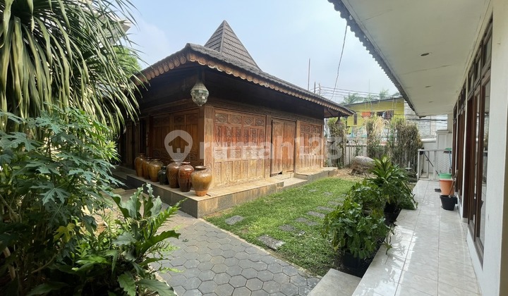 Dijual Rumah Mewah Klasik di Simprug Golf Dekat Senayan City  1