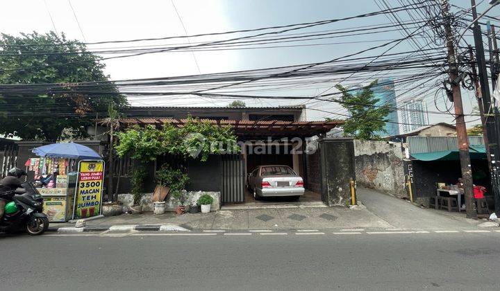 Rumah Luas di Tegal Parang, Mampang Bagus Untuk Investasi 1