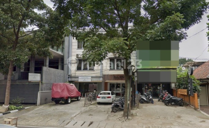 Exclusive Sale: 3 Connected Shophouses on Jl. Veteran, Bandung 1