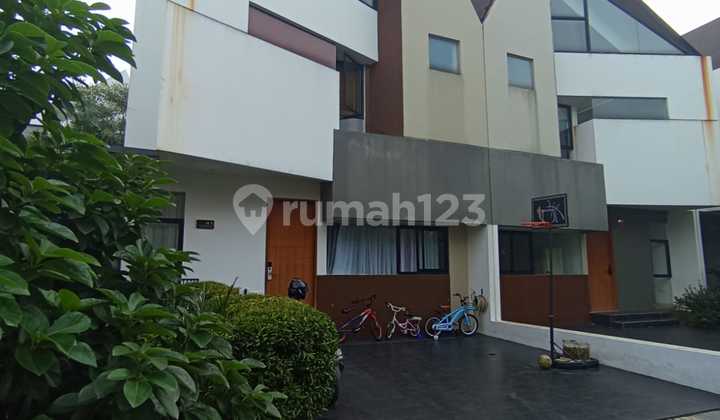 Dijual Rumah Hoek Full Furnished di Grand Trevia Rempoa