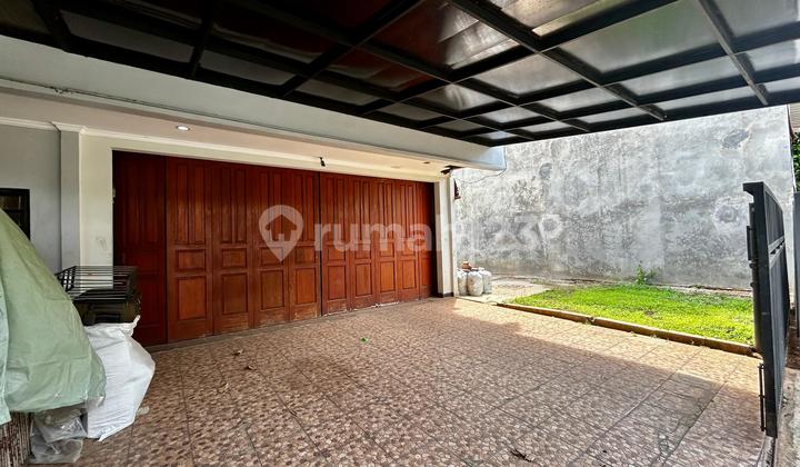 Dijual Rumah Tua Hitung Tanah Murah di Kemang Jakarta Selatan