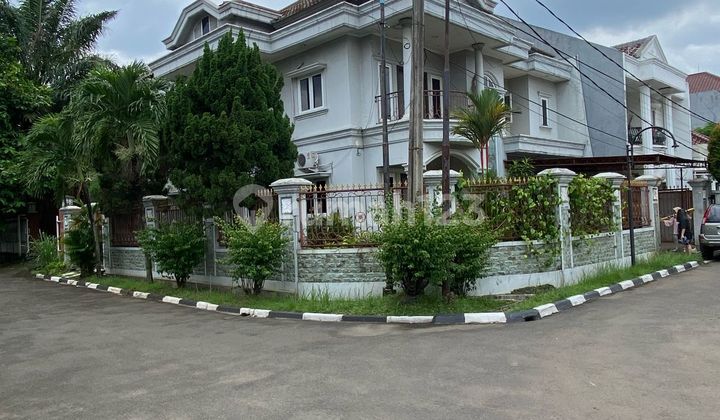 Dijual Rumah Siap Huni (Hoek) di Taman Laguna Cibubur