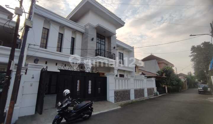 Dijual Rumah Baru di Jl. Haji Nawi, Kebayoran Baru