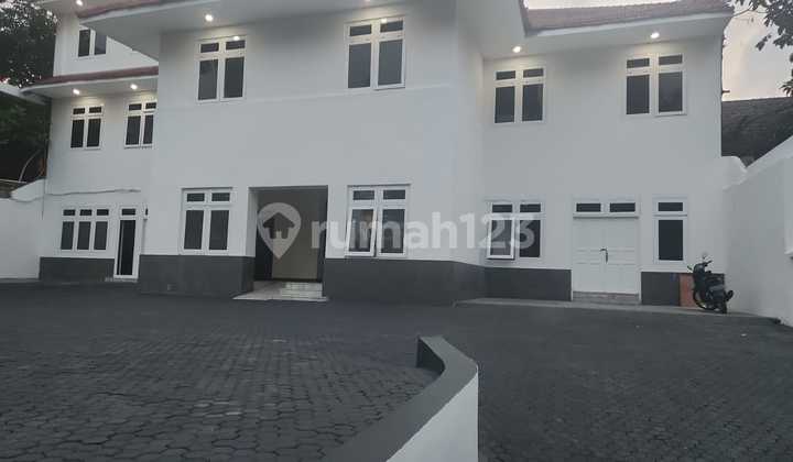 For Sale 3-Story Building in Prime Location, Menteng, Central Jakarta 2