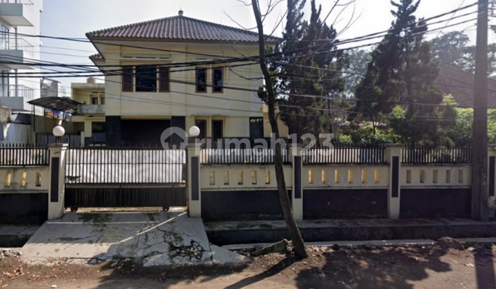 Dijual Eksklusif: Rumah di Jl. Dr. Rum, Pasir Kaliki, Bandung 2
