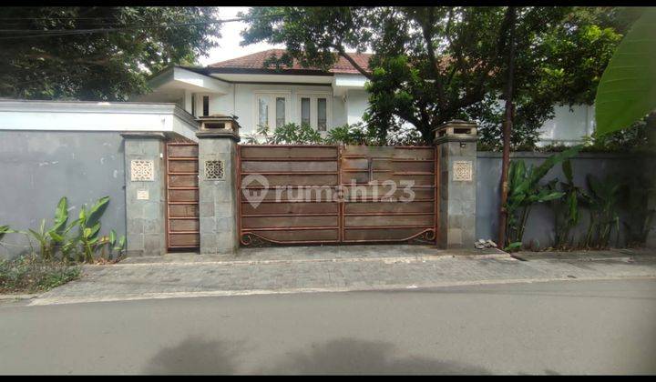 Dijual Rumah Hook di Cilandak Luas, Nyaman, Dekat M R T 1