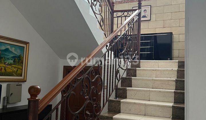 Dijual Rumah Klasik Terawat di Ampera Jakarta Selatan  1