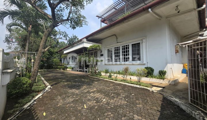 Dijual Rumah Luas Hoek di Villa Delima Lebak Bulus