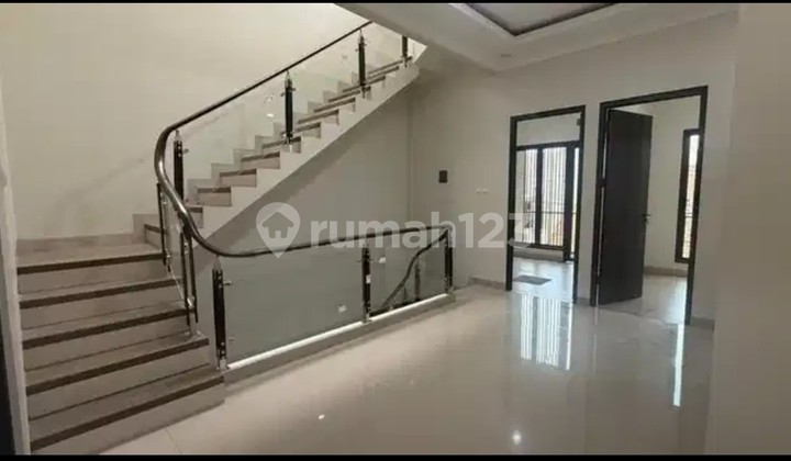 Rumah Baru 3 Lantai Di Rawamangun - Pulogadung 2